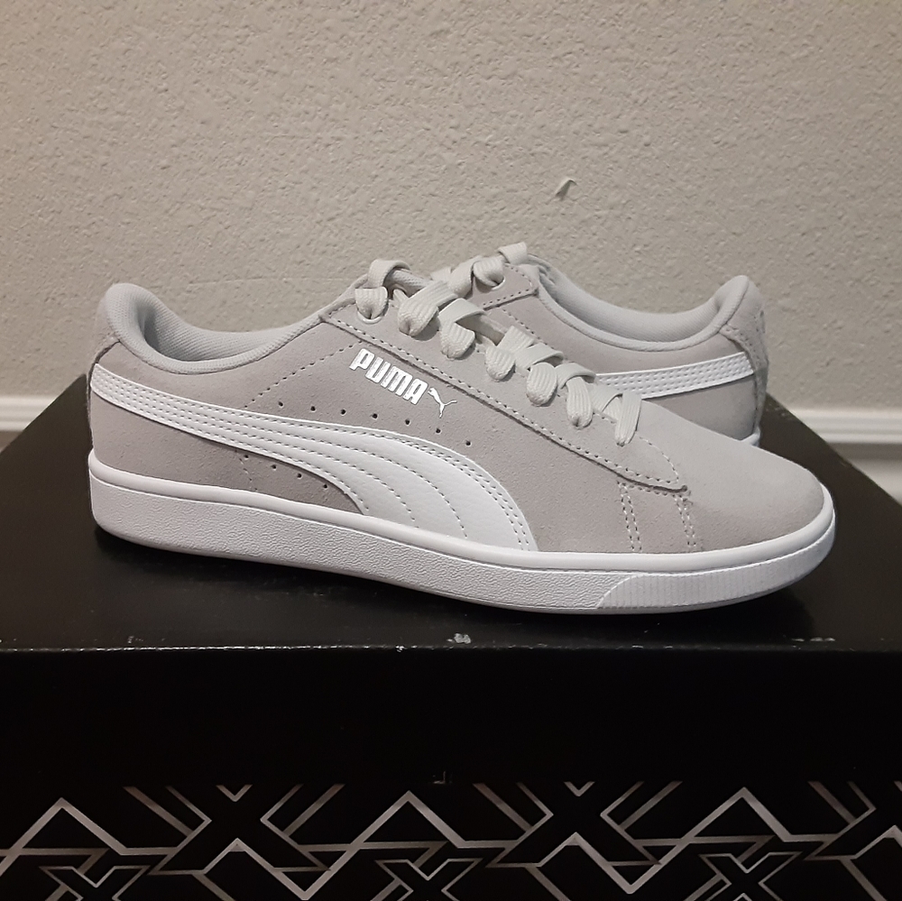 Puma - Picture 1 of 4
